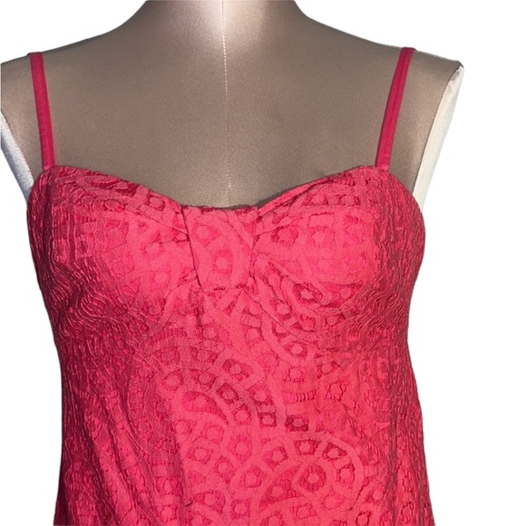 Lilly Pulitzer hot pink dress with gold hardware. Size 0 - Picture 2 of 12